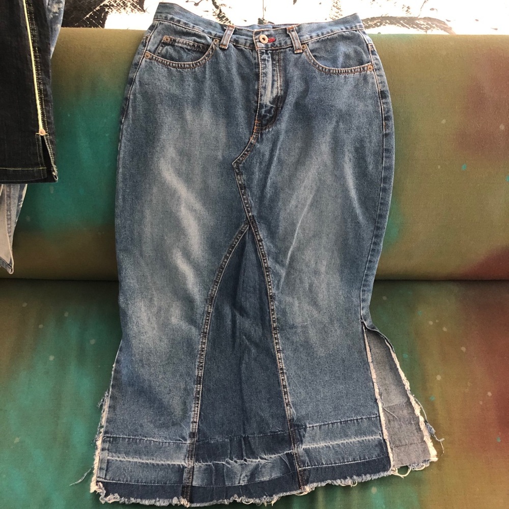 Details jean skirt
